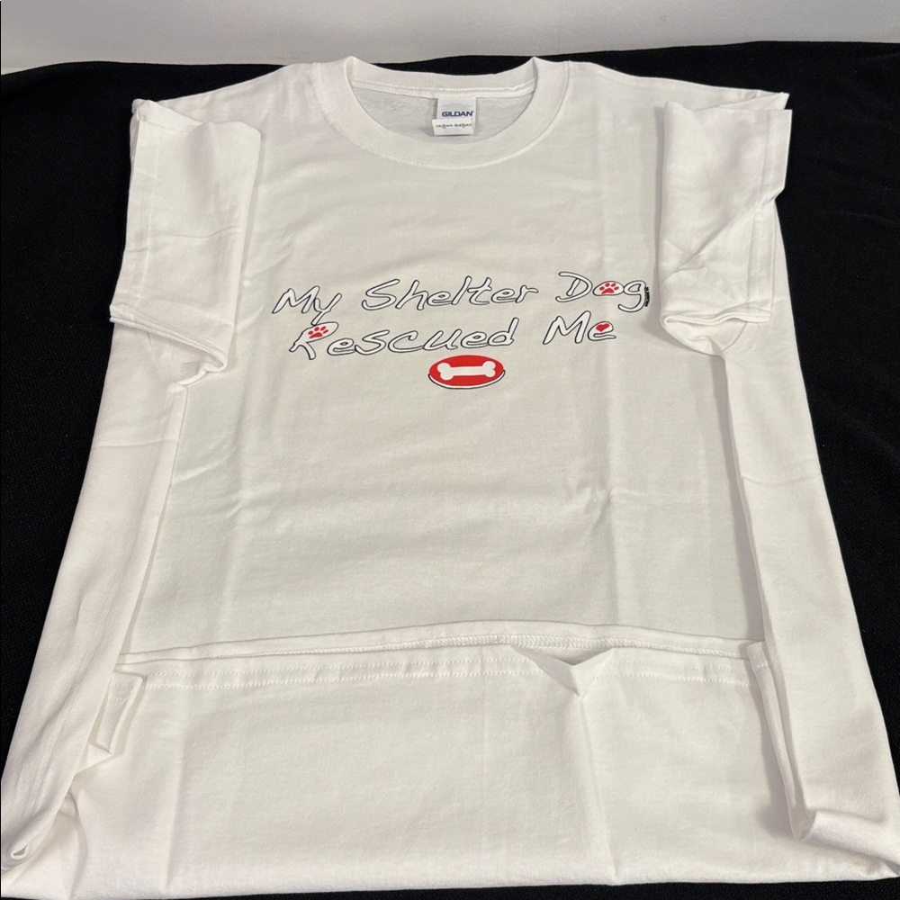 My Shelter Dog Rescued Me White Graphic Men’s Size Large Gilden T Shirt